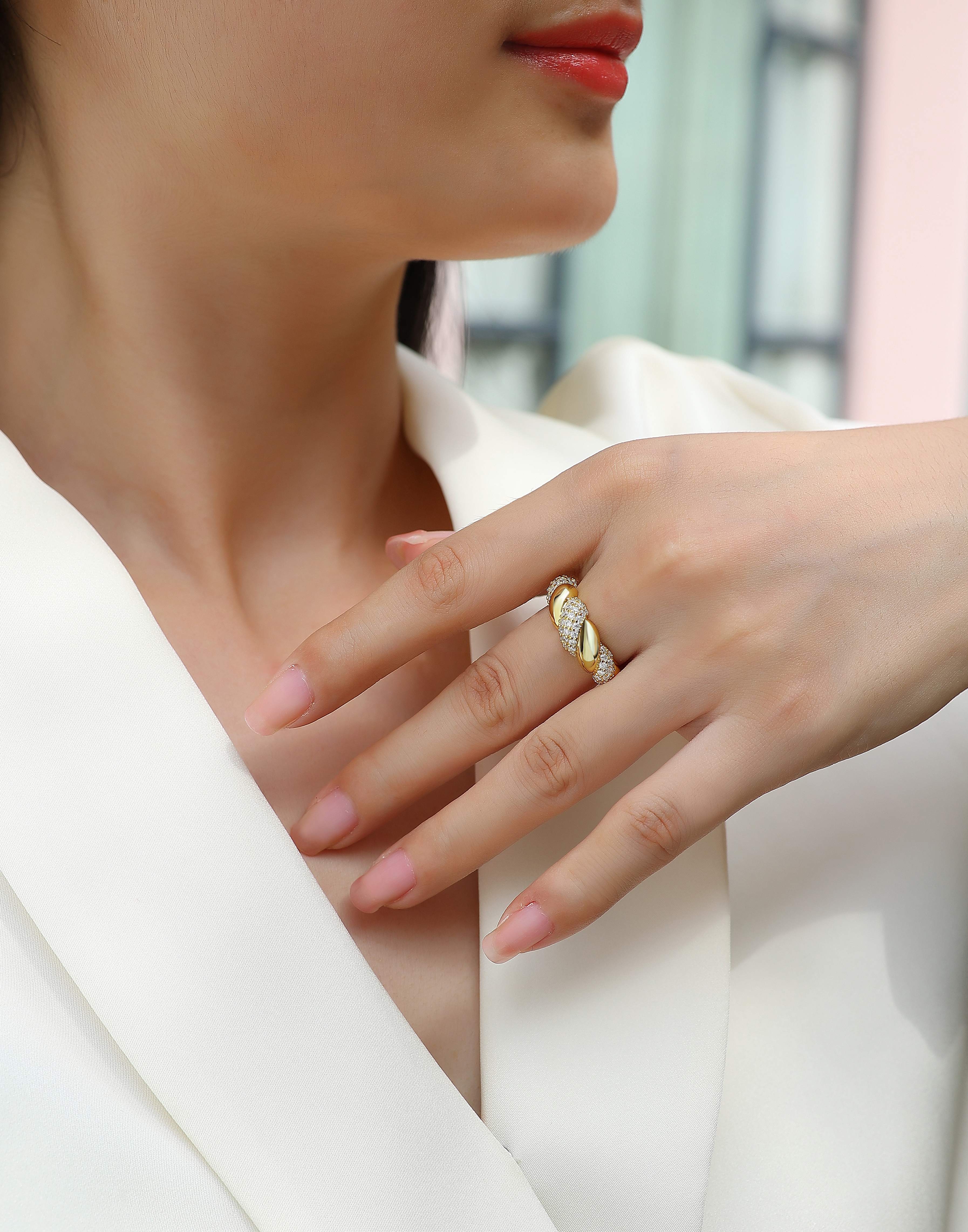 Moissanite Sterling Silver Ring Set – Gold Diamond Finish