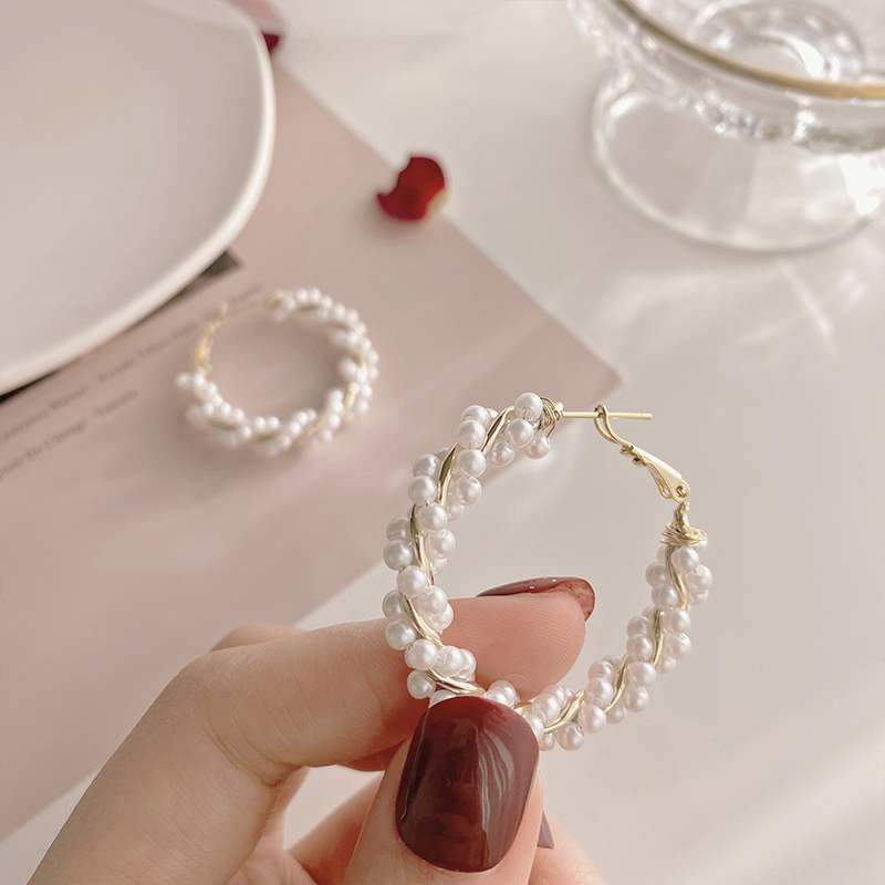 Pearl Circle Hoop Earrings – Vintage Geometric Statement