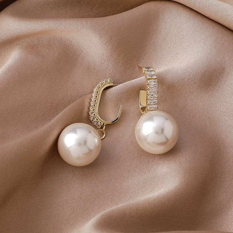 Vintage Pearl Earrings – Hong Kong Style, 3 Colors