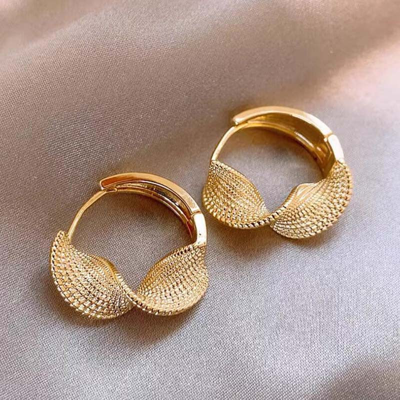 Gold Twisted Pleated Hoop Earrings – Electroplated Copper Geometric Luxury Jewelry for Women