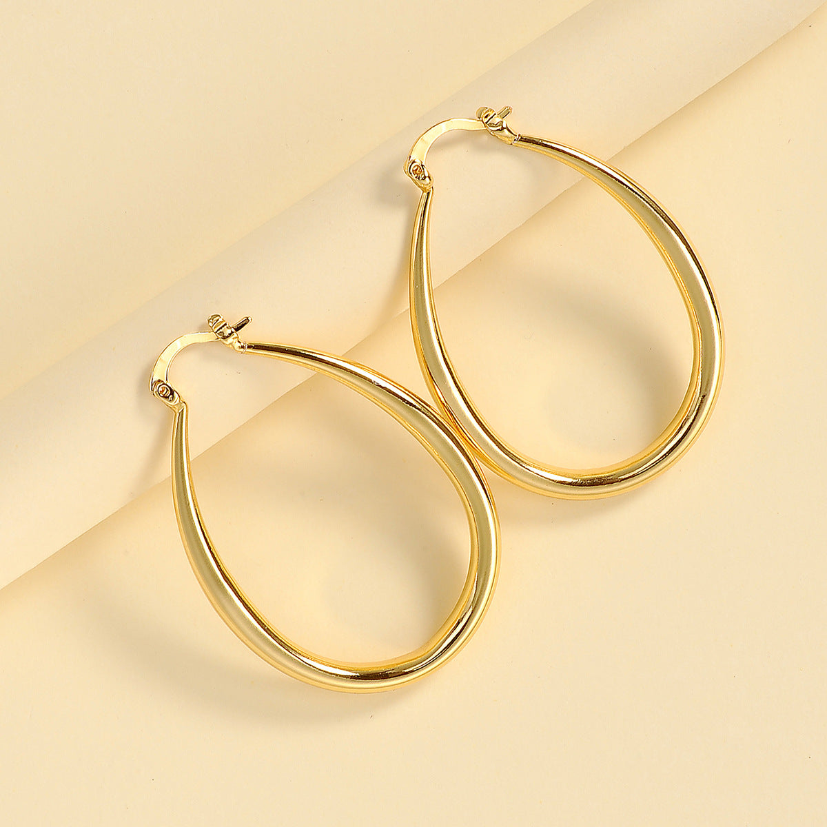 Geometric Oval Hoop Earrings