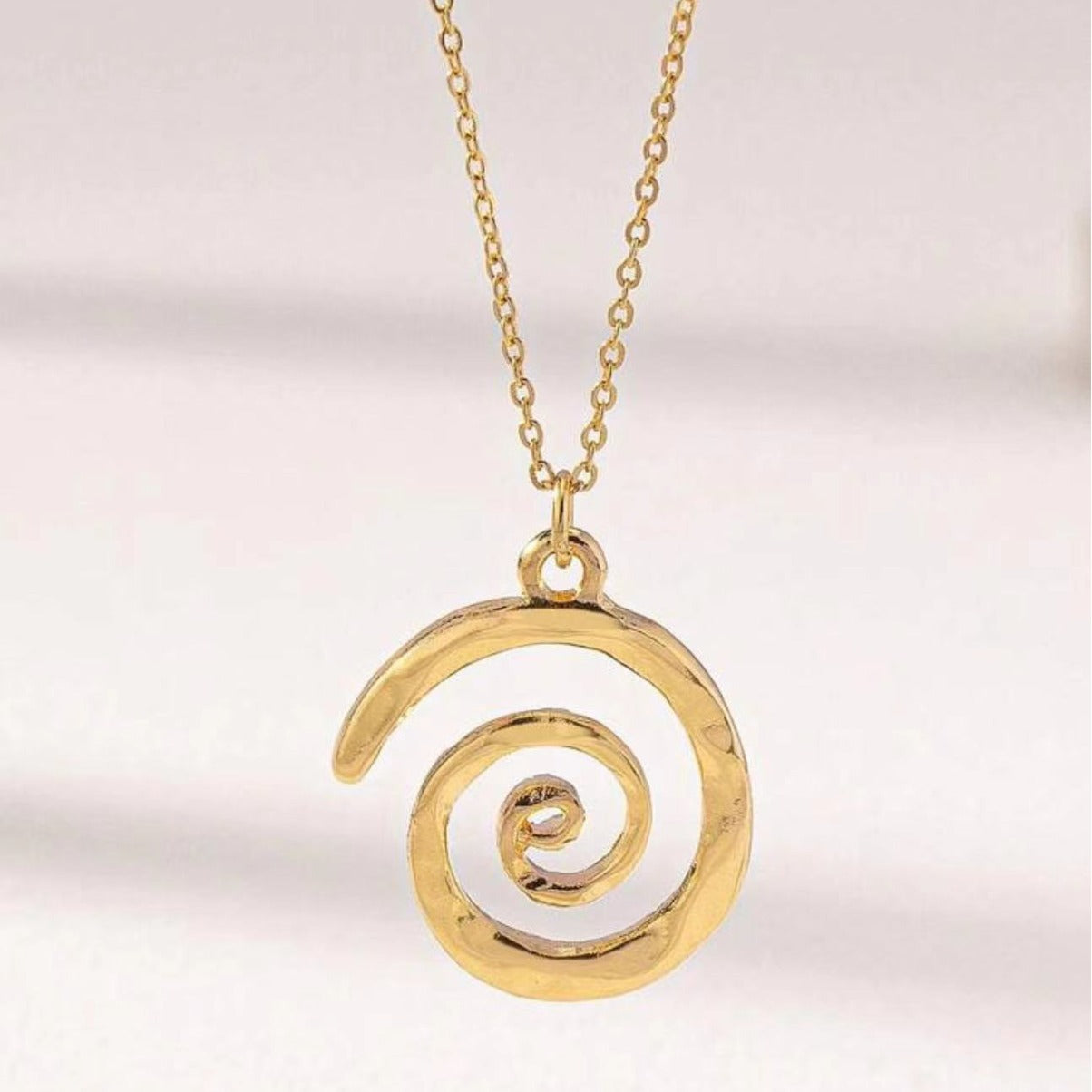 Spiral Collarbone Chain Necklace – Delicate Gold Pendant