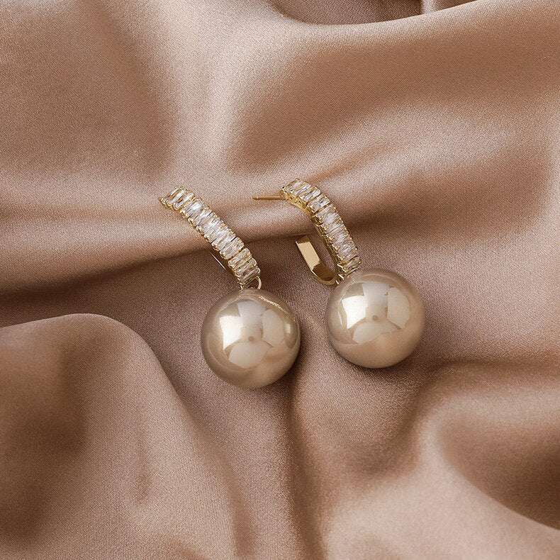 Vintage Pearl Earrings – Hong Kong Style, 3 Colors