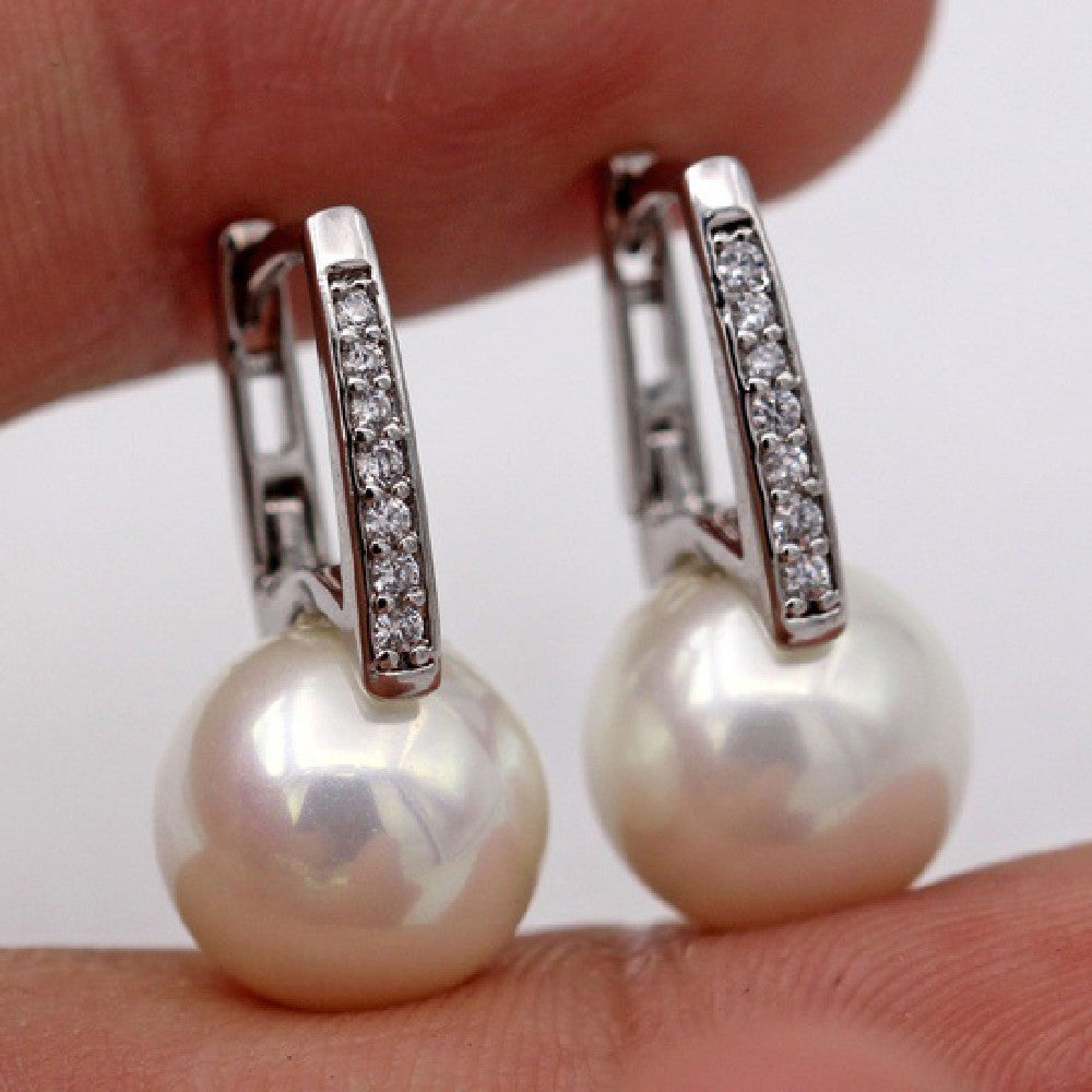 Gold Pearl Ear Clip – Diamond-Set Geometric Hoop Earrings