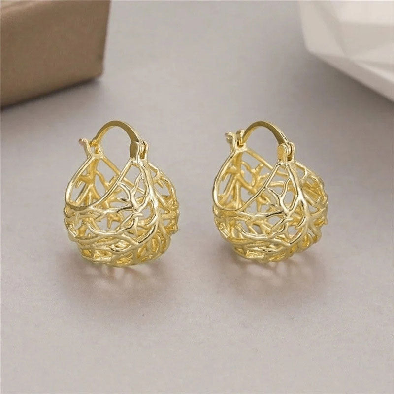 Vintage Gold Filigree Basket Huggie Earrings – Electroplated Copper Office Lady Luxury Jewelry for Women