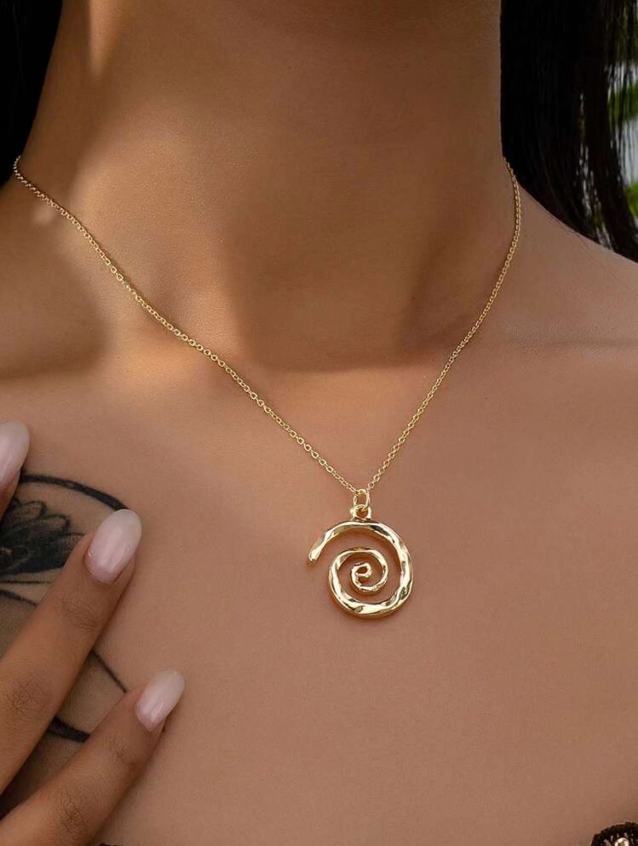 Spiral Collarbone Chain Necklace – Delicate Gold Pendant