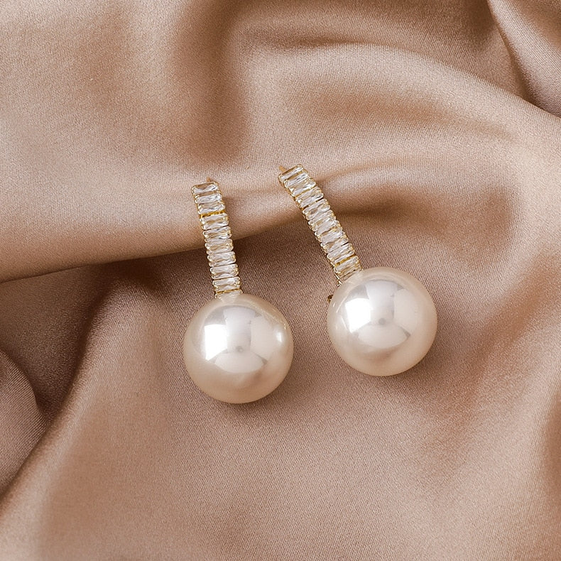 Vintage Pearl Earrings – Hong Kong Style, 3 Colors