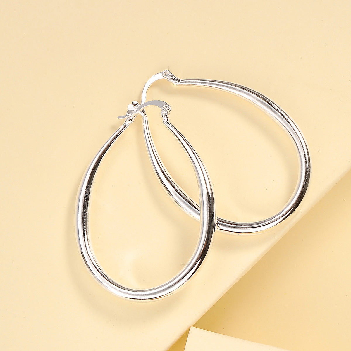 Geometric Oval Hoop Earrings