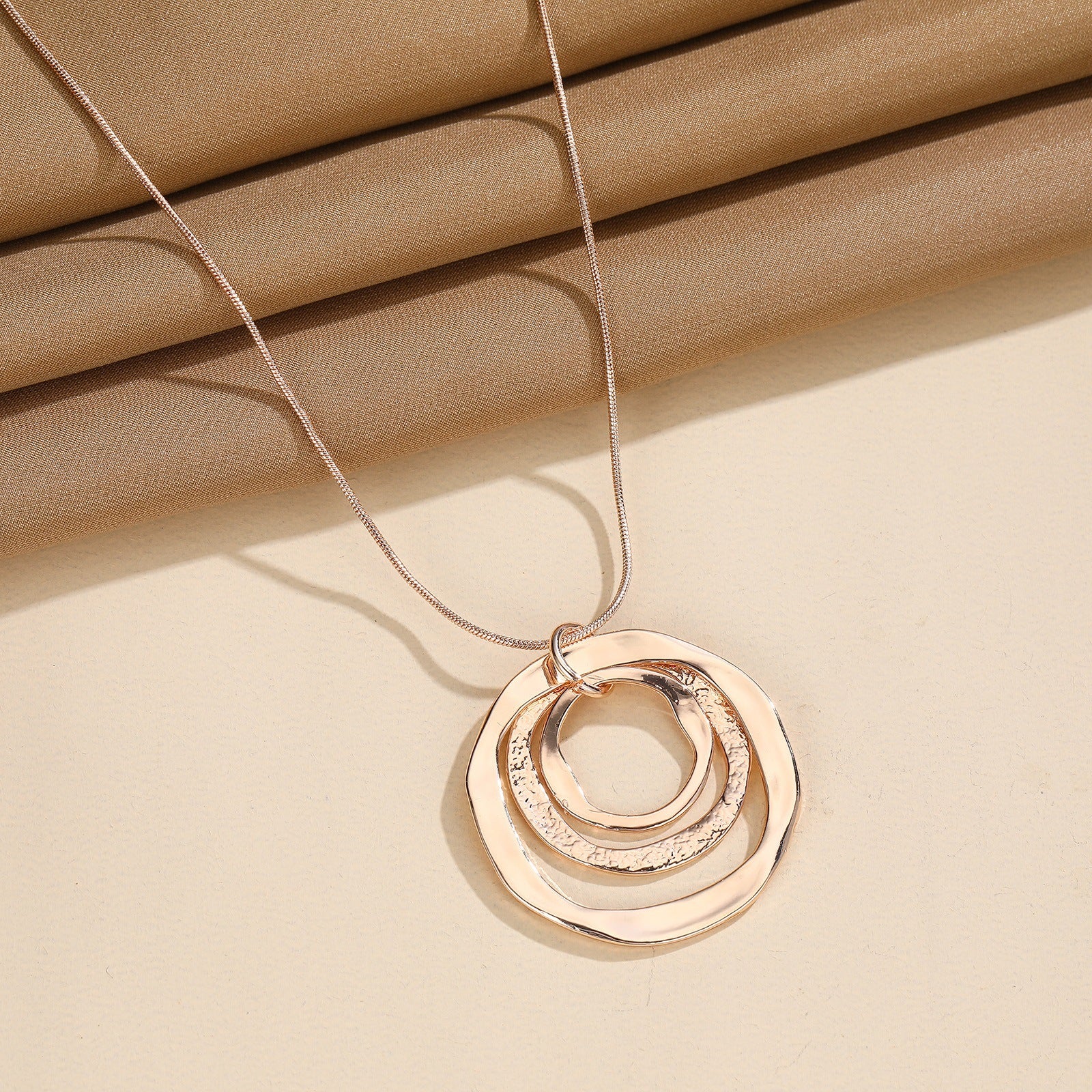 Stylish Circular Ring Necklace - Minimalist Layered Pendant Gold