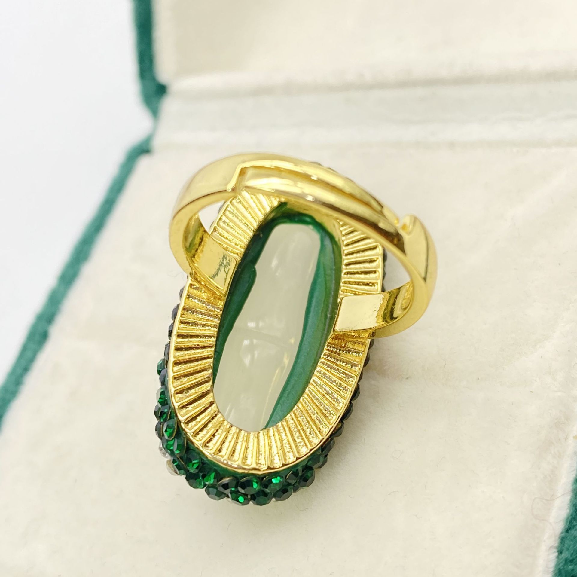 18K Gold Chalcedony Ring – Live Edge Bamboo Design