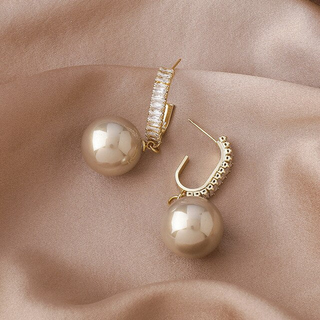 Vintage Pearl Earrings – Hong Kong Style, 3 Colors