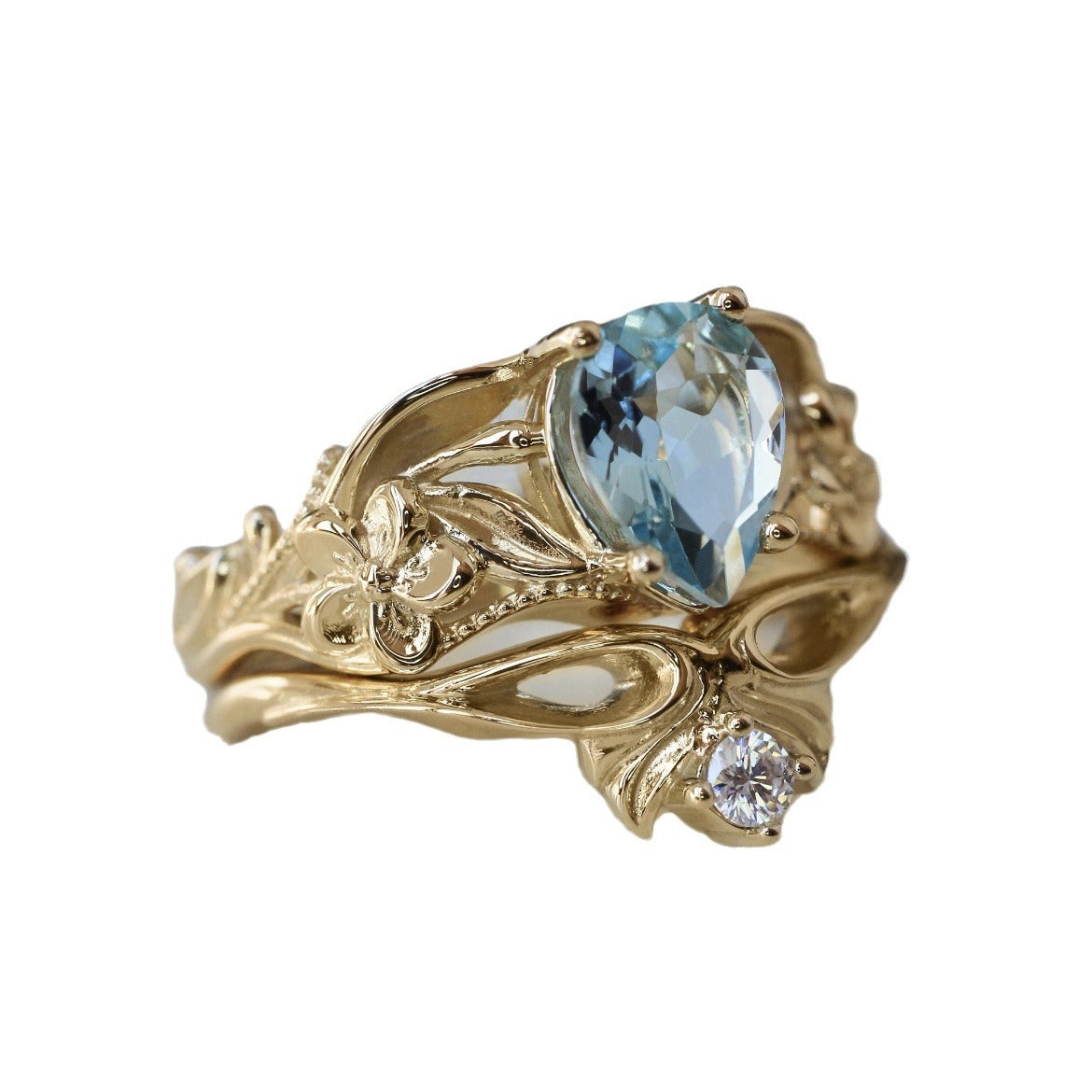 Gold Crown Ring – Sea Blue Diamond
