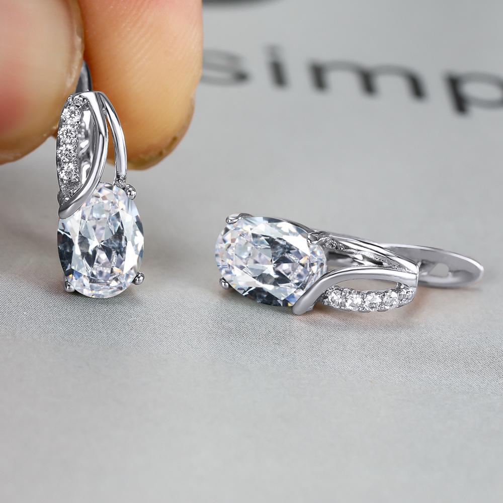 Champagne Gold Zircon Ear Clips – Diamond-Cut Copper Huggie Earrings for Women