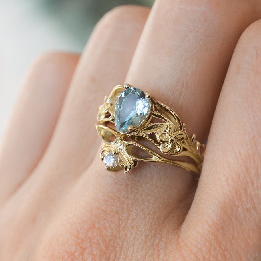 Gold Crown Ring – Sea Blue Diamond