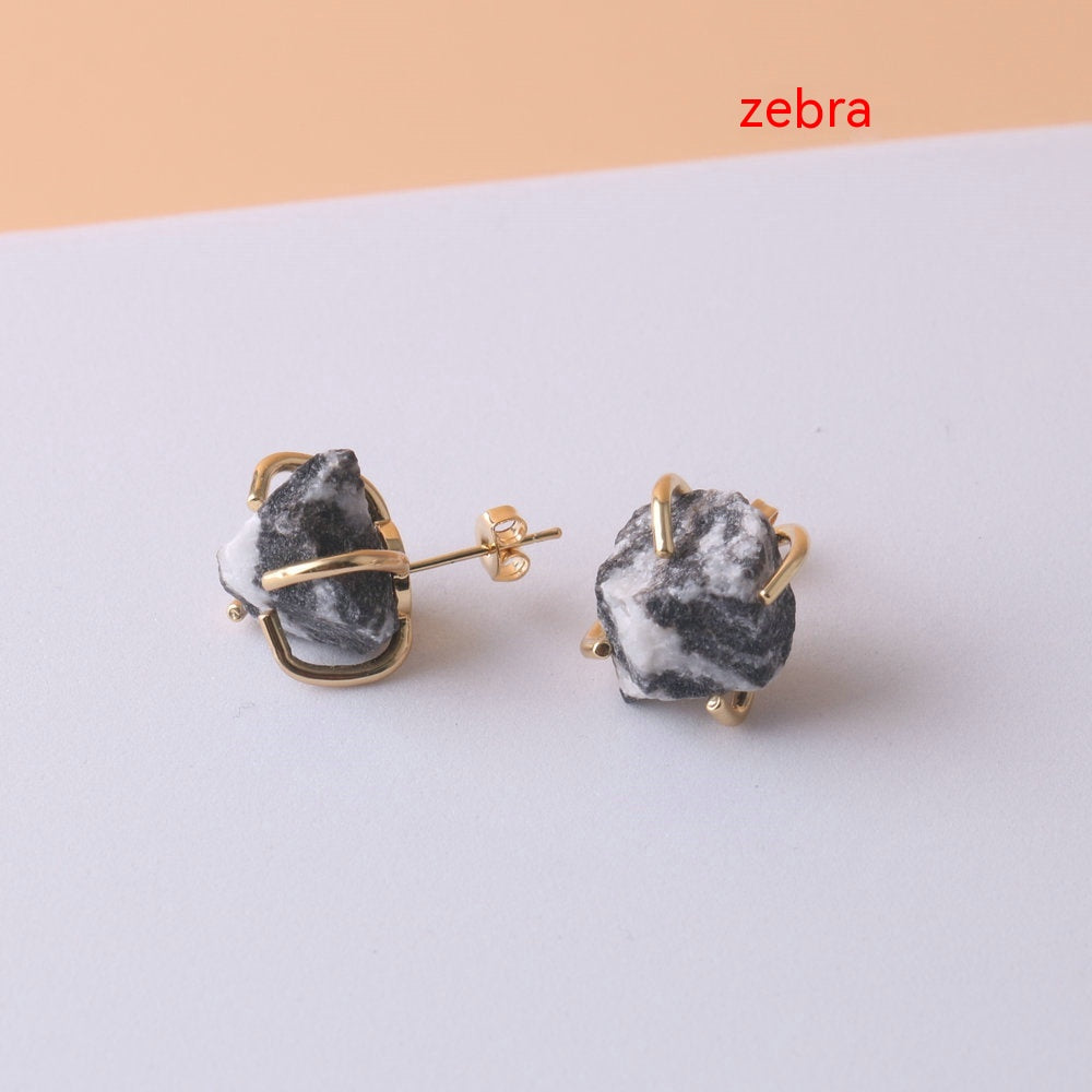 Gold Four-Claw Raw Crystal Stud Earrings – Electroplated Copper Natural Stone Luxury Jewelry for Women