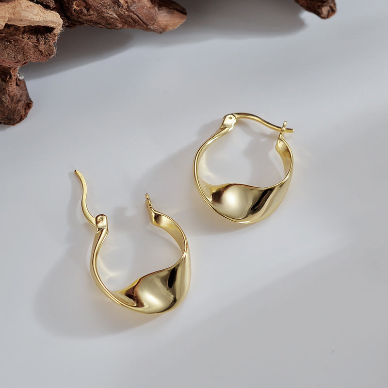 Glossy Twisted Huggie Earring – Silver & Gold Korean Style
