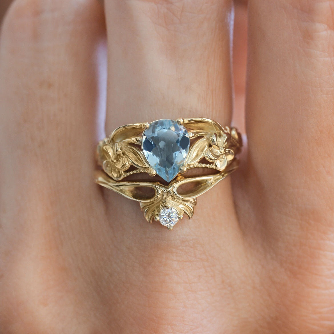 Gold Crown Ring – Sea Blue Diamond
