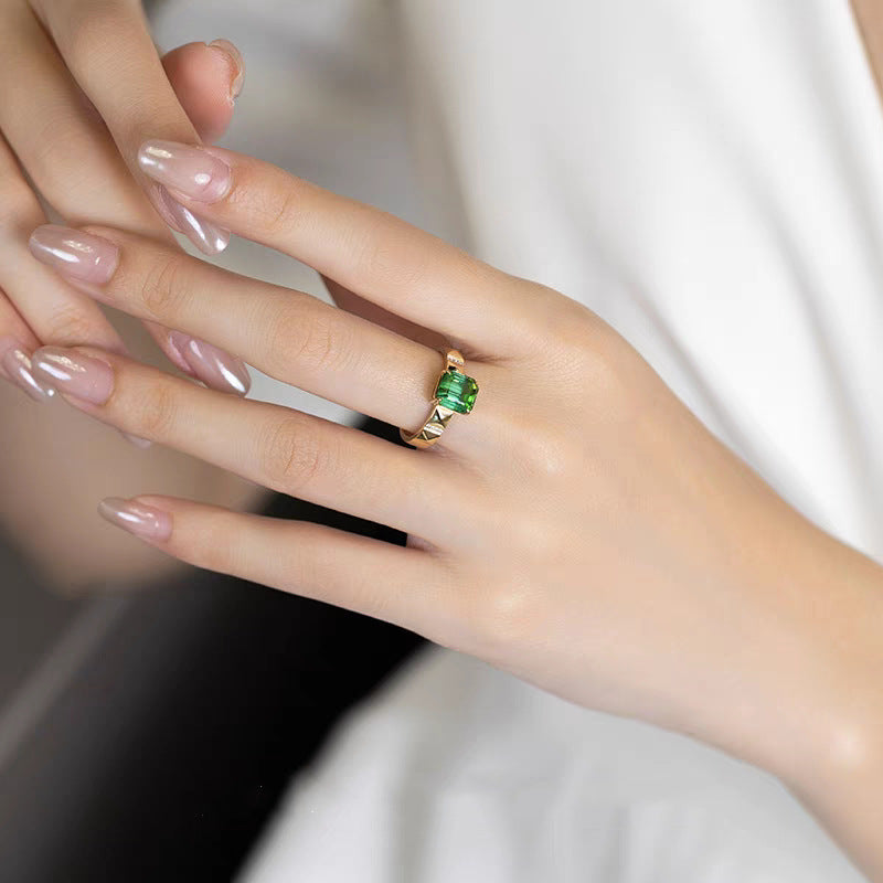 18K Gold Tourmaline Ring – Light Luxury Unisex